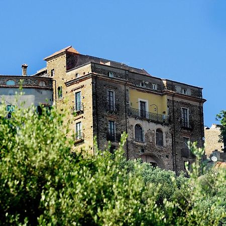 Residenza Matarazzo E Le Sue Soffitte Apartment Castellabate Bagian luar foto