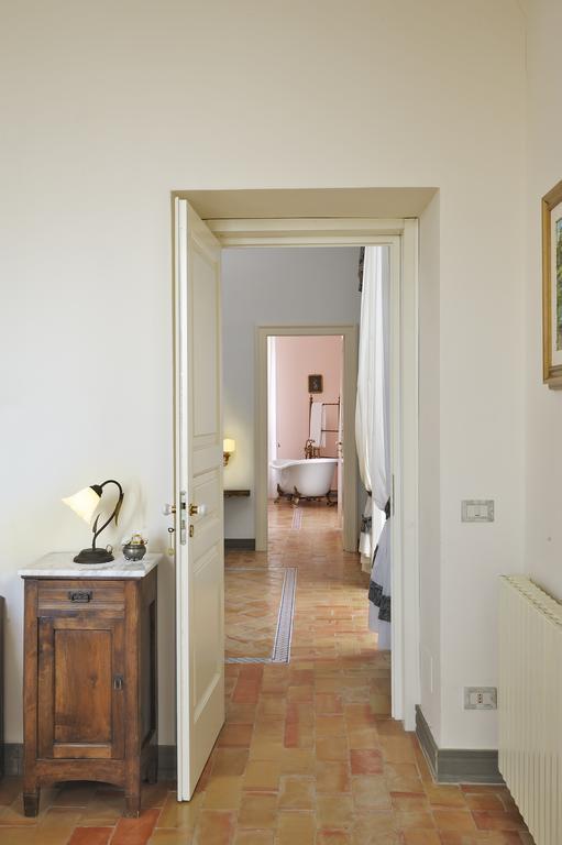 Residenza Matarazzo E Le Sue Soffitte Apartment Castellabate Bagian luar foto