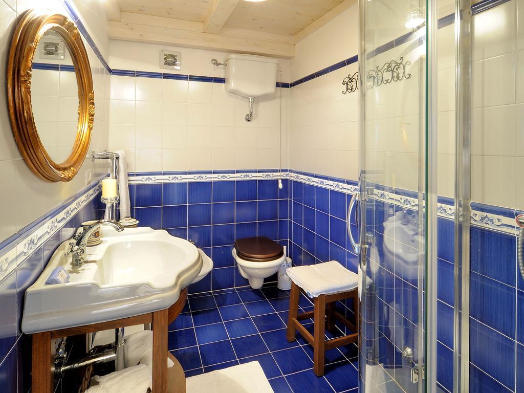 Residenza Matarazzo E Le Sue Soffitte Apartment Castellabate Ruang foto