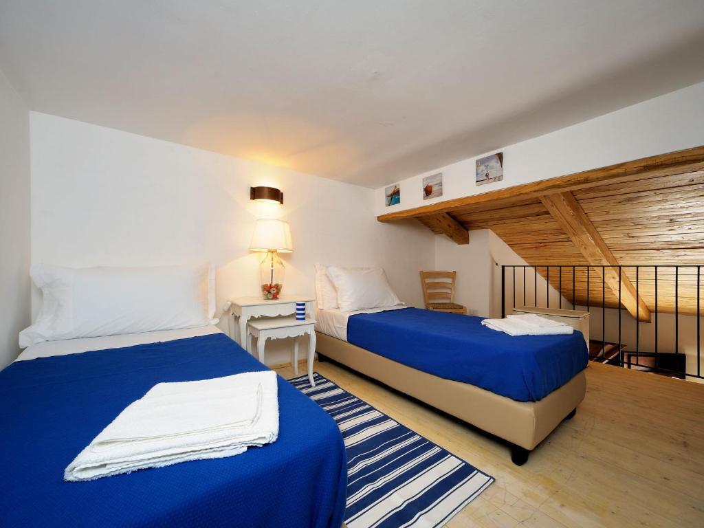 Residenza Matarazzo E Le Sue Soffitte Apartment Castellabate Ruang foto