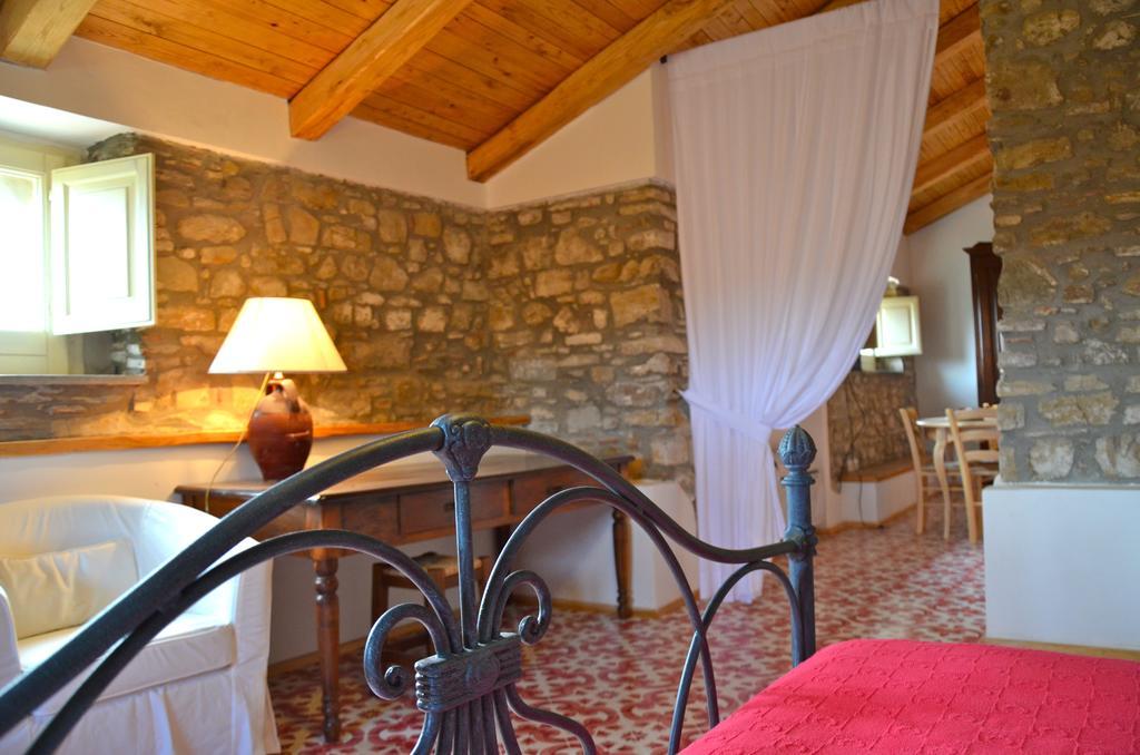 Residenza Matarazzo E Le Sue Soffitte Apartment Castellabate Bagian luar foto